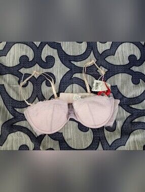 👠NWT TRIUMPH Padded Training Bra👠